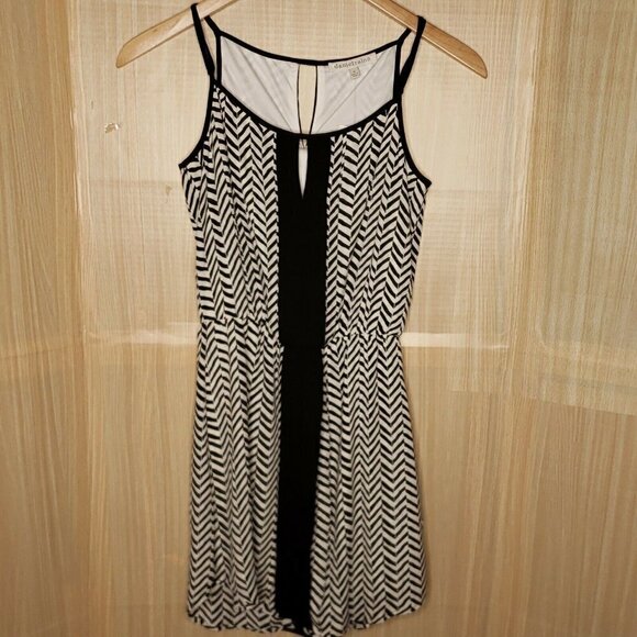 Daniel Rainn NWT Aztec Print Boho Dress XS - Picture 1 of 6